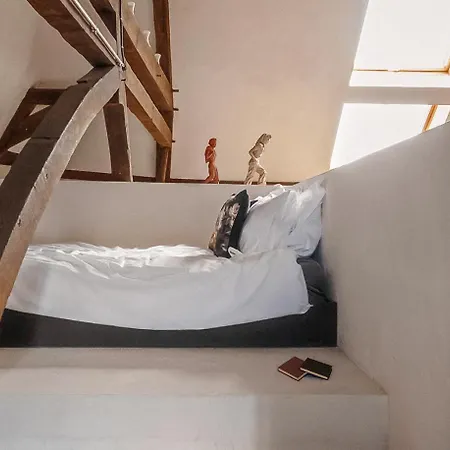 The Castle Loft - Pascal's Angels *