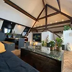 The Castle Loft - Pascal's Angels Apartment *