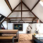 The Castle Loft - Pascal's Angels Apartmán
