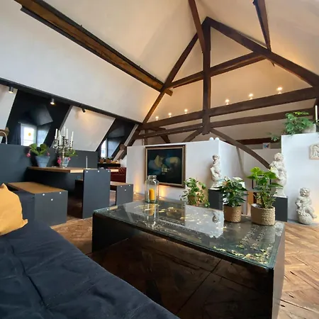 The Castle Loft - Pascal's Angels Апартаменты *