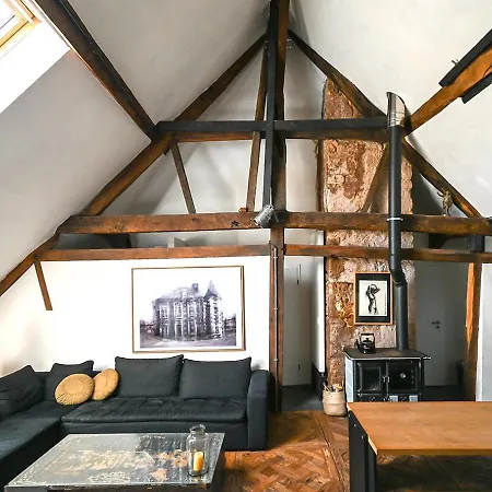 The Castle Loft - Pascal's Angels Apartment Clemency