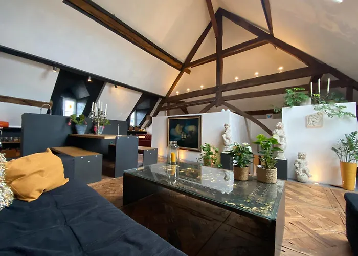 The Castle Loft - Pascal's Angels Apartment *
