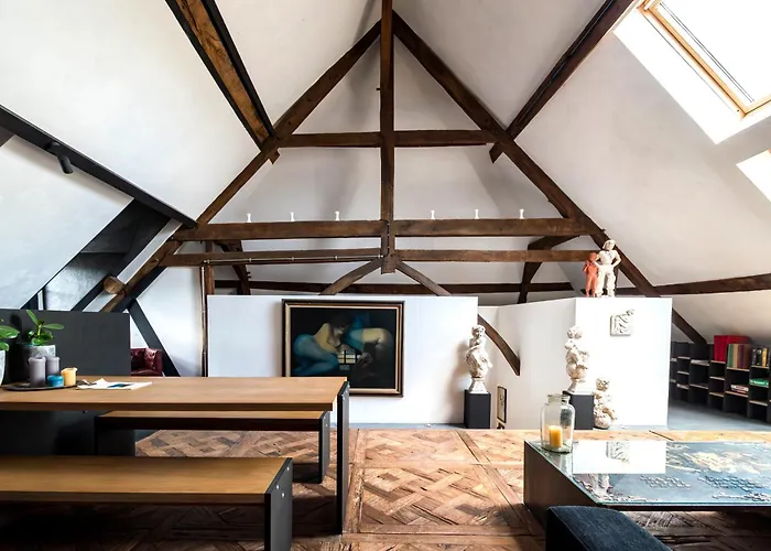 The Castle Loft - Pascal's Angels Apartment